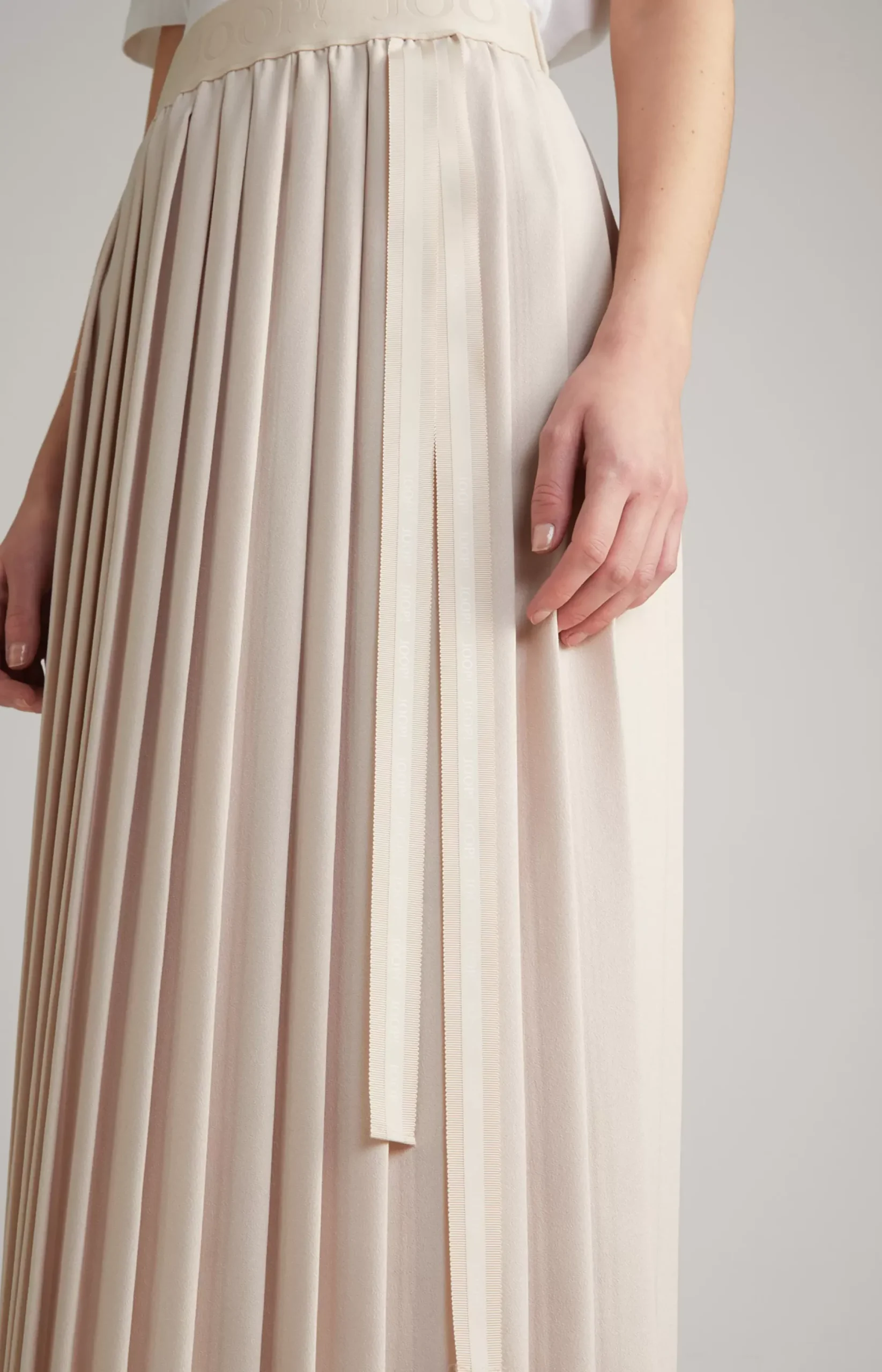 JOOP! Crêpe Skirt in Champagne beige
