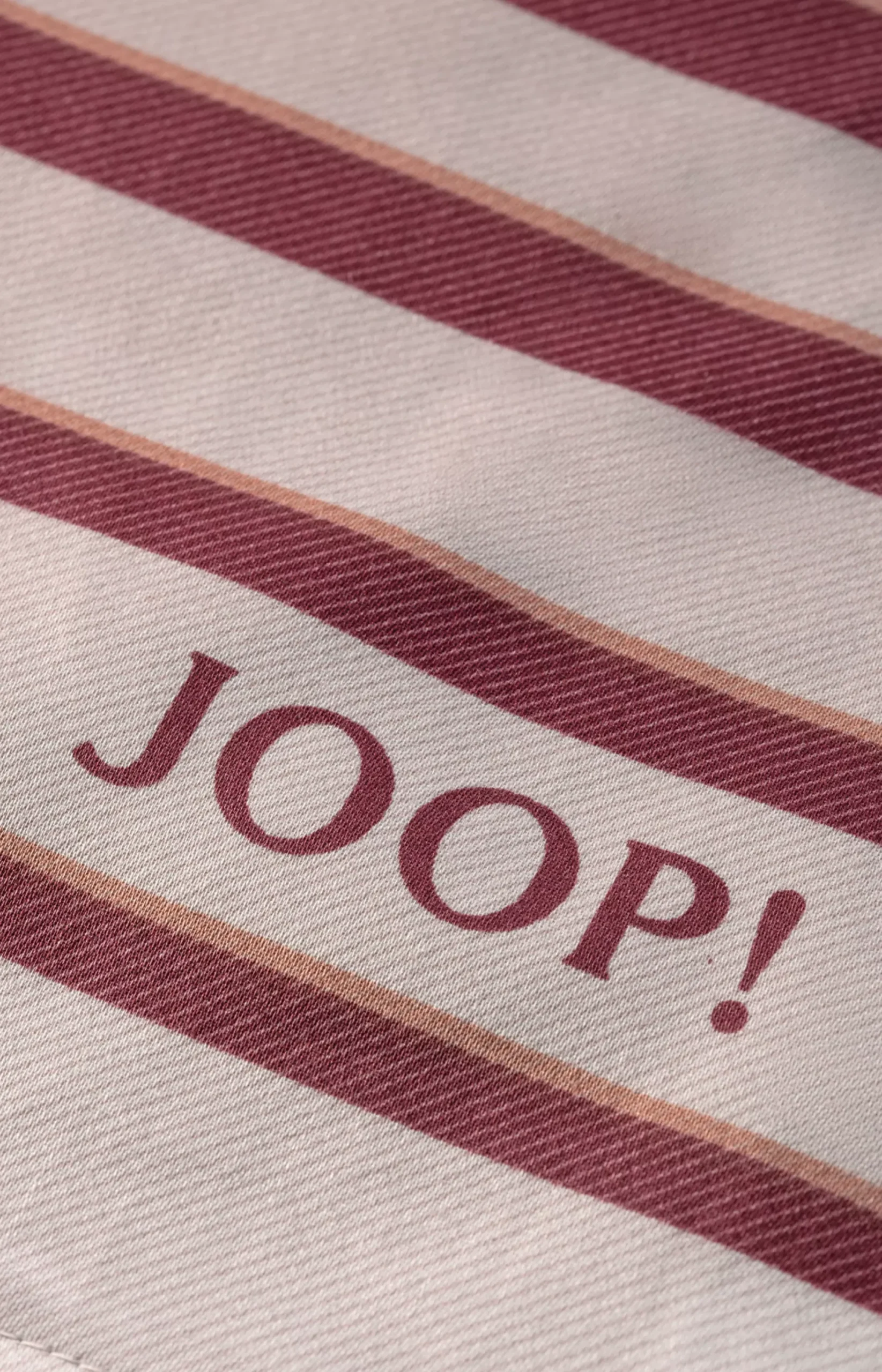 Sale JOOP! SHUTTER Bed Linen in rouge