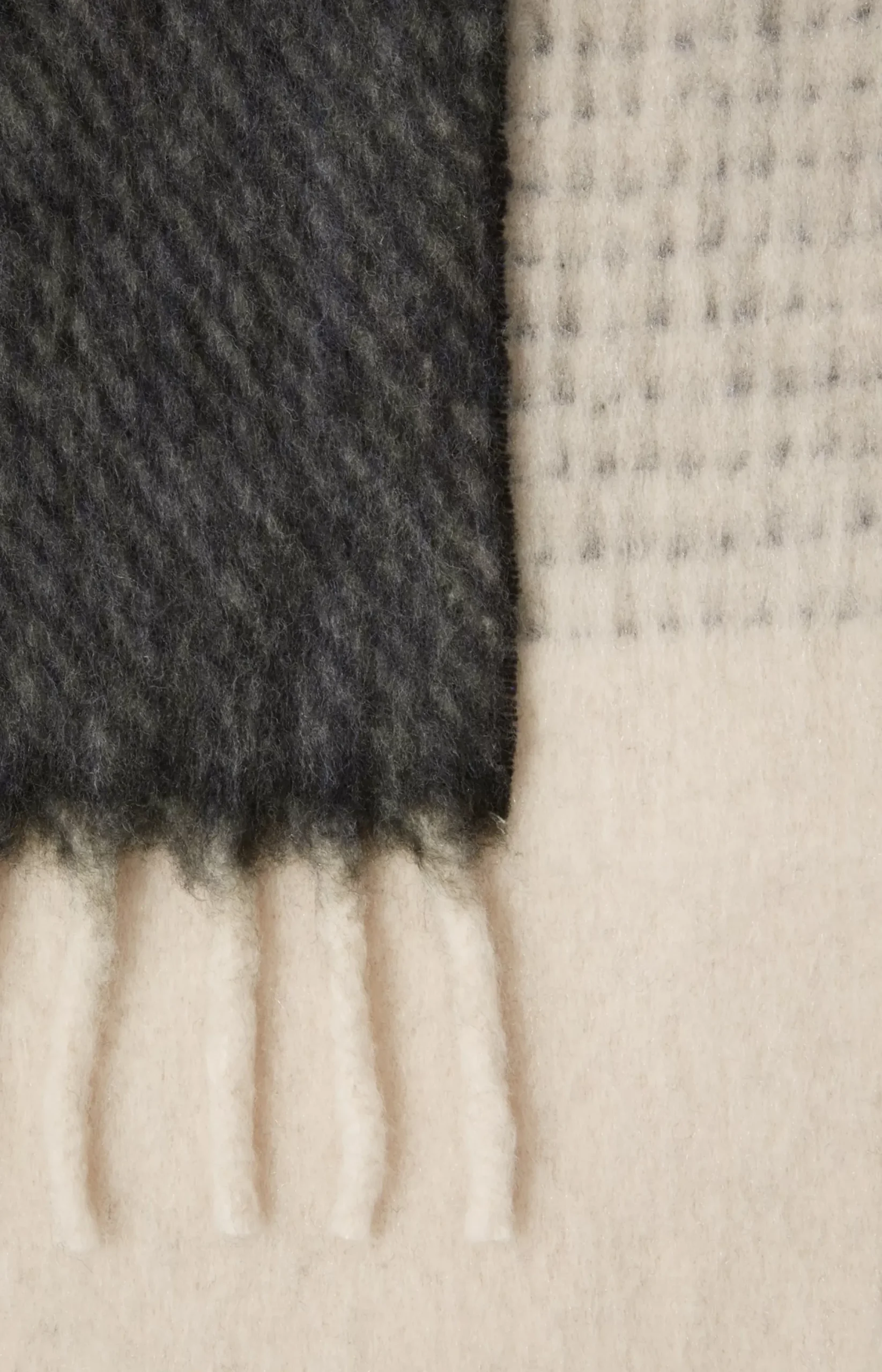 New JOOP! Scarf in black/white