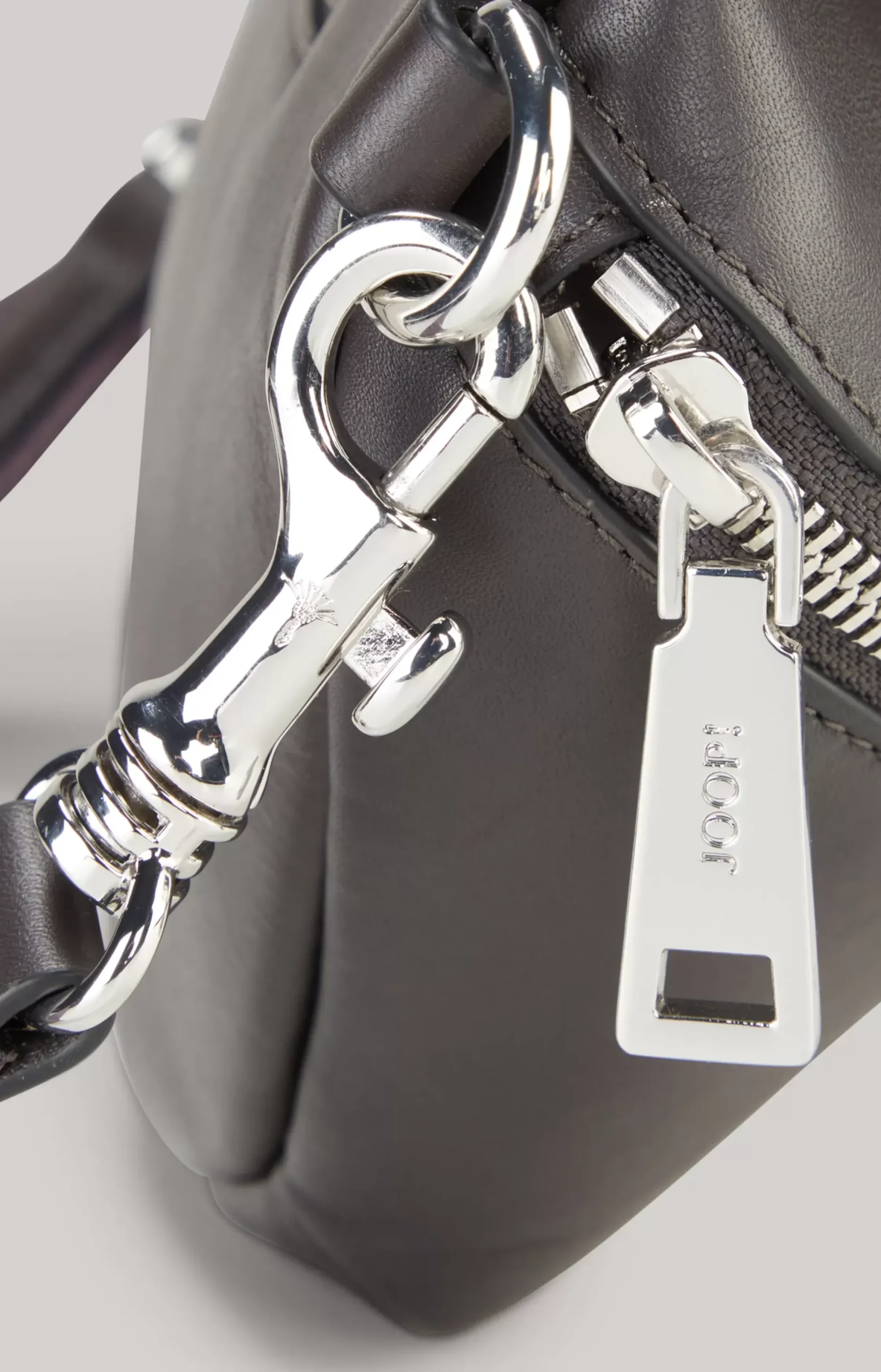Discount JOOP! Sofisticato Isabella Shoulder Bag in grey