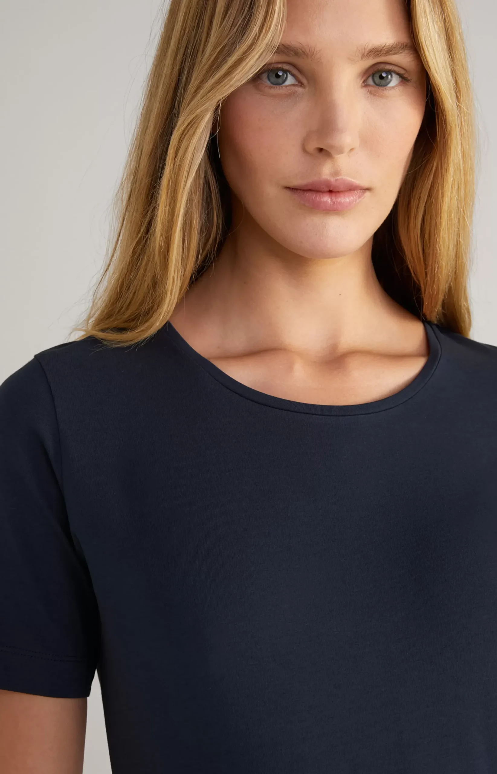 JOOP! Tess Basic T-Shirt in Black navy